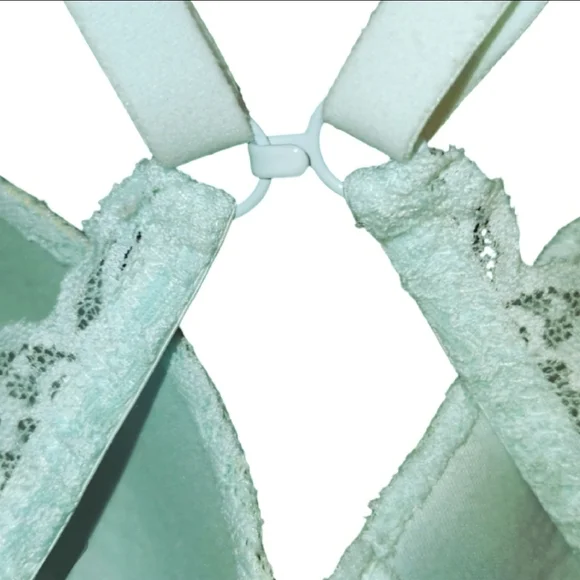 ⭐️ HOST PICK ⭐️ Wireless Lace Push Up Bra 38C - Picture 4 of 5